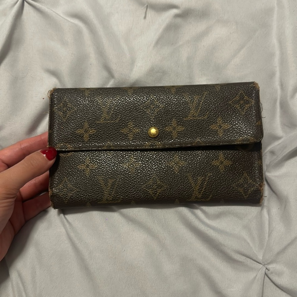 Authentic Louis Vuitton Sarah Wallet *PROJECT PIECE*